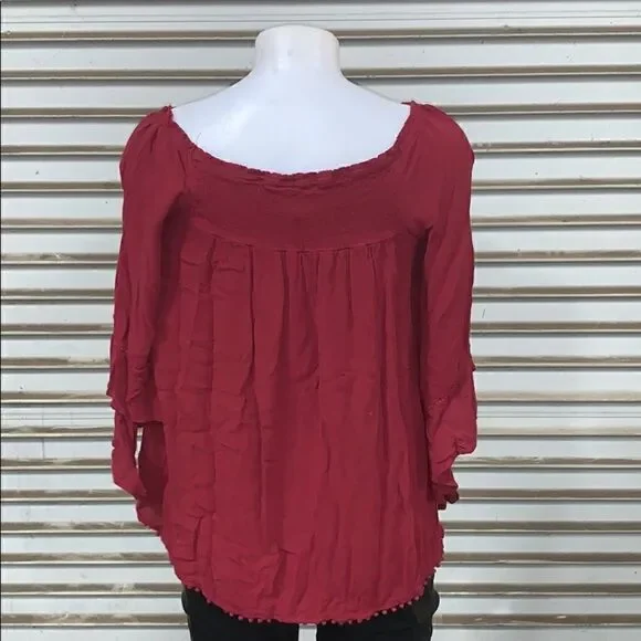 American Rag super cute red top with bell sleeves - Picture 6 of 8
